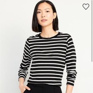 Old navy long sleeve shirt